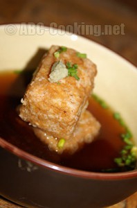 Tofu frit en bouillon aromatisé