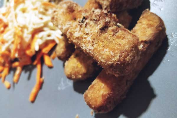 Frites de tofu épicées, ma façon de faire aimer le tofu à n’importe qui