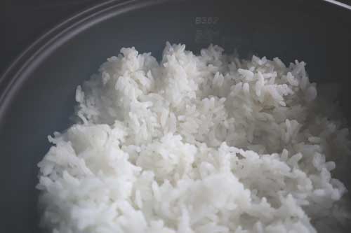 Comment préparer le riz à sushi (sushi-meshi)